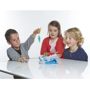 Shark Bite Children's Family Board Game 7 Shark Bite Children's Family Board Game - Image 4