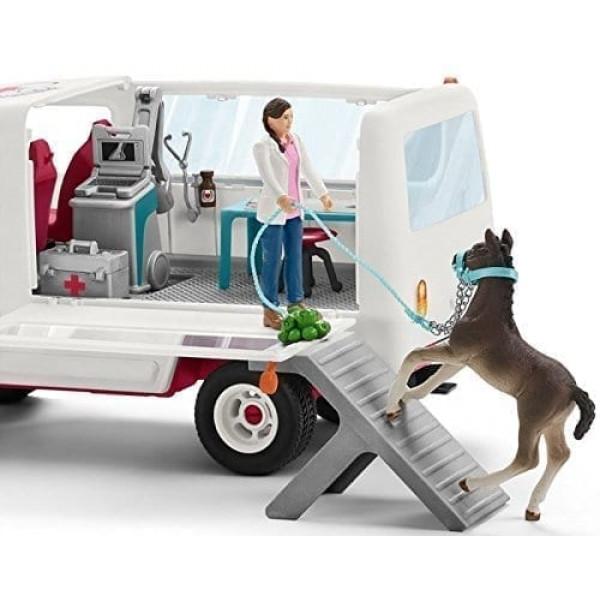 Schleich Mobile Vet with Hanoverian Foal 2 schleich 42370 2 - HTUK Gifts