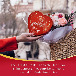 Lindt LINDOR Heart Shaped Chocolate 160g Lindt Chocolate Bar With Chocolate Rose - Image 3