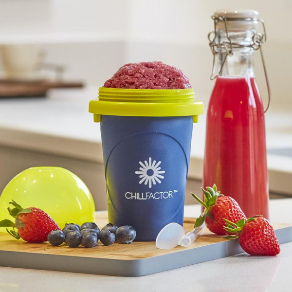 CHILLFACTOR NEON SLUSHY MAKER 4 0015485 chill factor neon slushy maker blue - HTUK Gifts