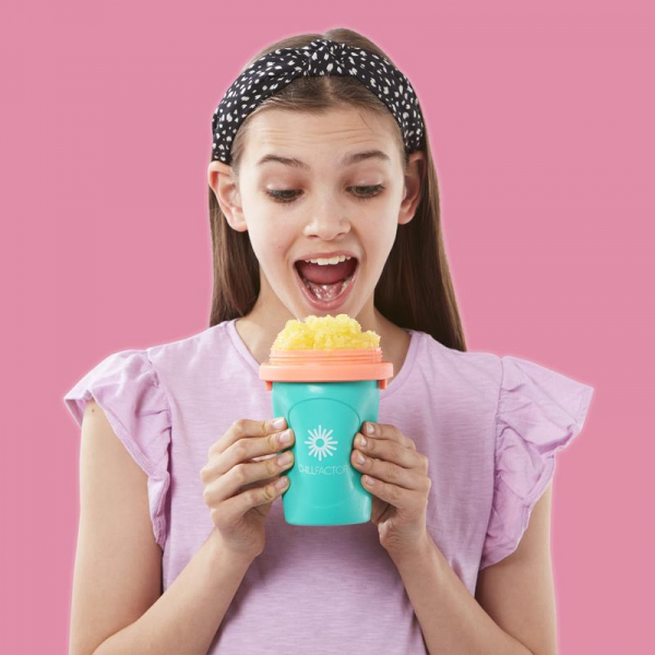 CHILLFACTOR NEON SLUSHY MAKER 10 0015494 chill factor neon slushy maker green - HTUK Gifts