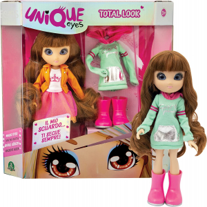 Unique Eyes Total Look Doll Sophia