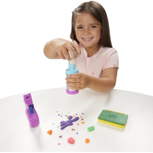 Play-Doh Zoom Zoom Vacuum and Clean-up Toy with 5 Colours 12 Play-Doh Zoom Zoom Vacuum and Clean-up Toy with 5 Colours - Image 3